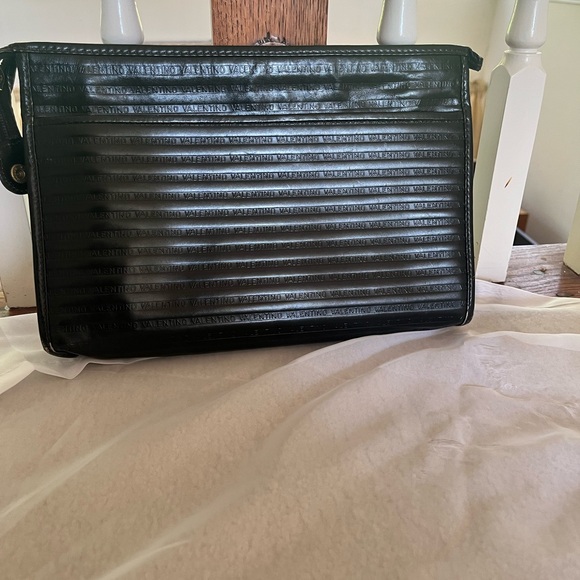 AUTHENTIC MARIO VALENTINO LEATHER CLUTCH BAG - Picture 2 of 13